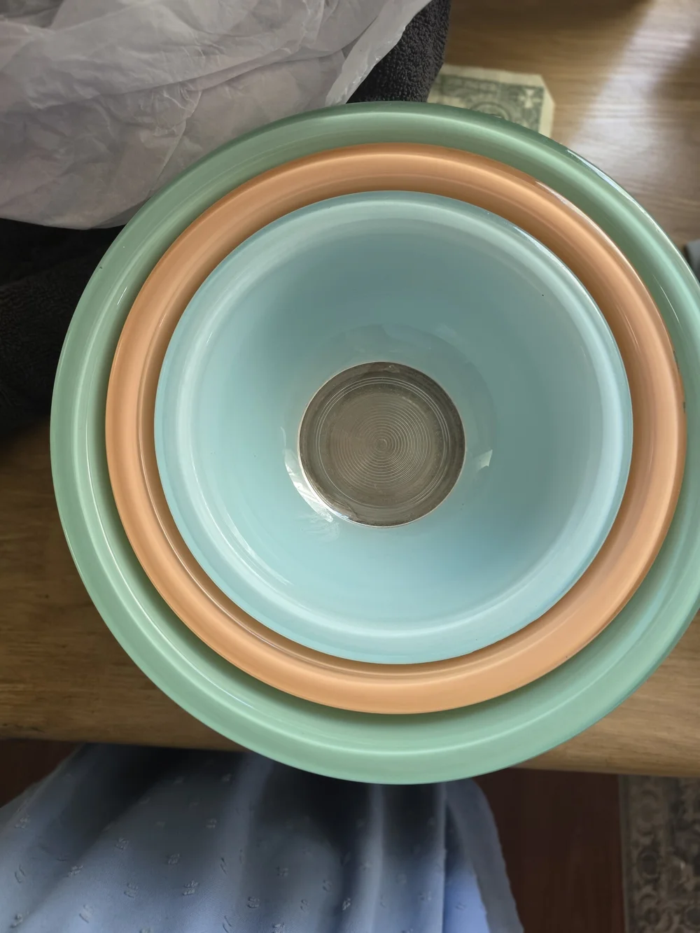 Set of 3 Vintage Pyrex Mixing Bowls in Mint, Peach, and Pale Blue